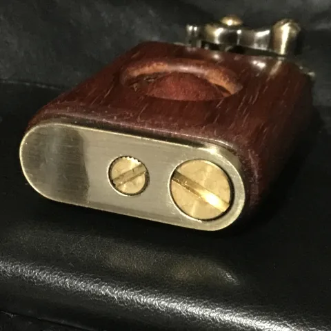 Spunk SK70 бензиновая зажигалка Spunk SK70 бензиновая зажигалка