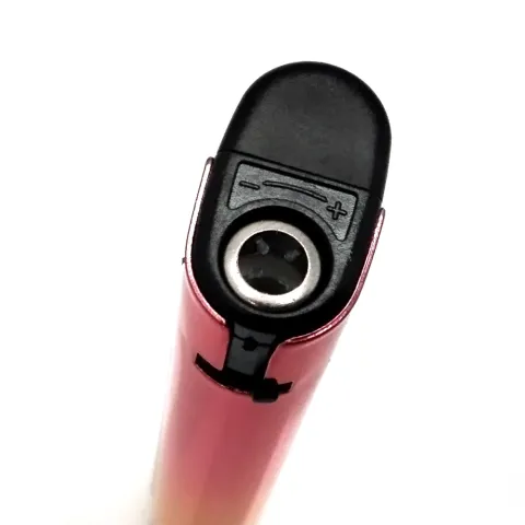 Oney TM-03 турбо зажигалка в металлическом чехле Oney TM-03 турбо зажигалка в металлическом чехле